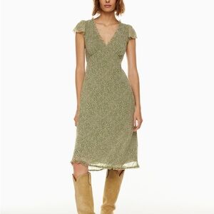 Wilfred Aritzia Camelot Dress Green Floral Midi Dress size XXS